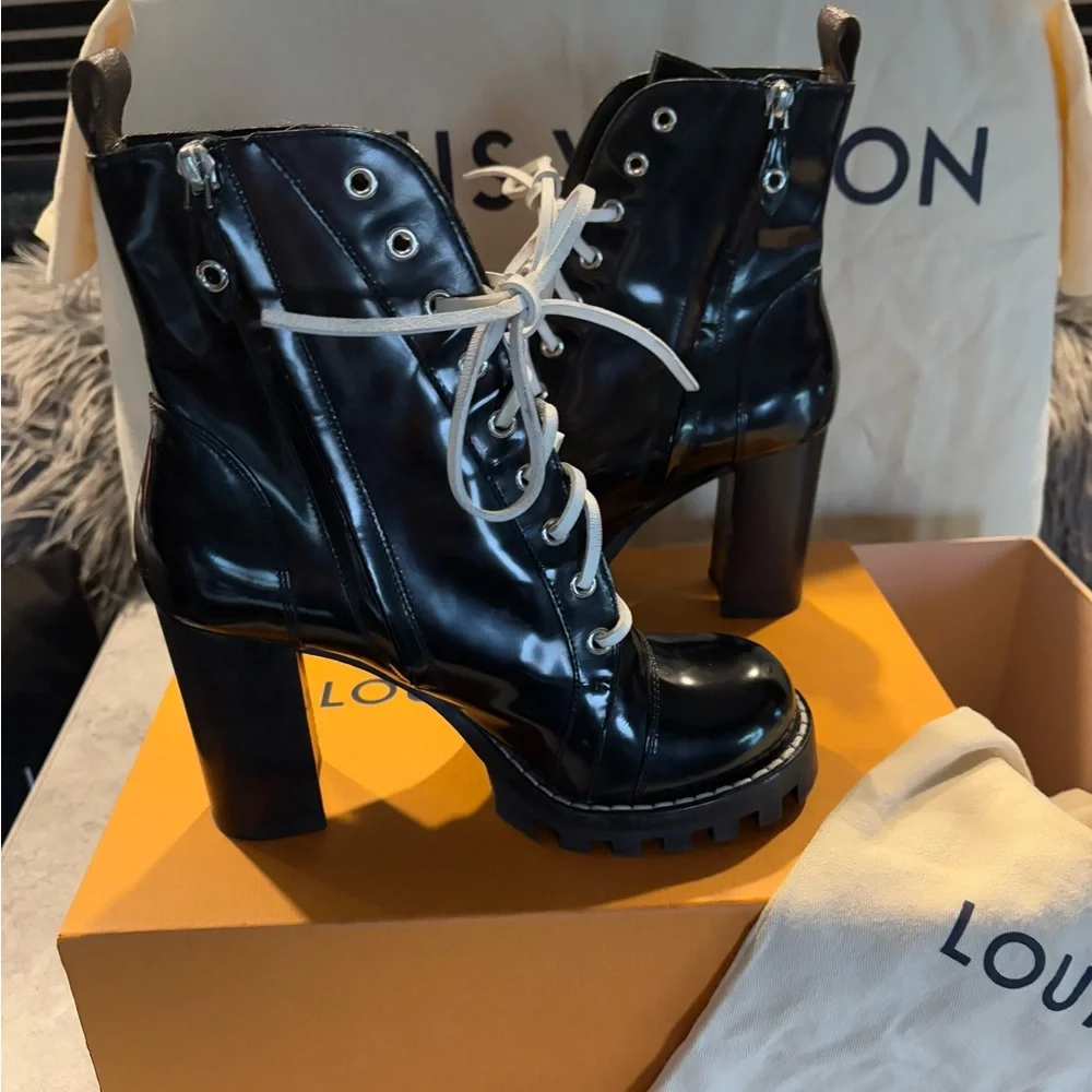 LV Heart Star Trail Boots ❤️ - Picture 8 of 16